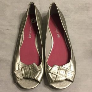 American Eagle women flats